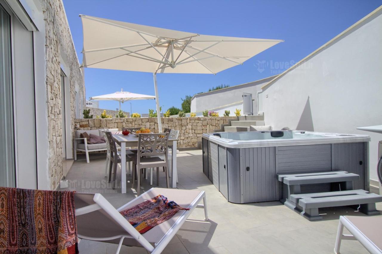 Jacuzzi Holiday Homes By Lovesud Santa Maria di Leuca Kültér fotó