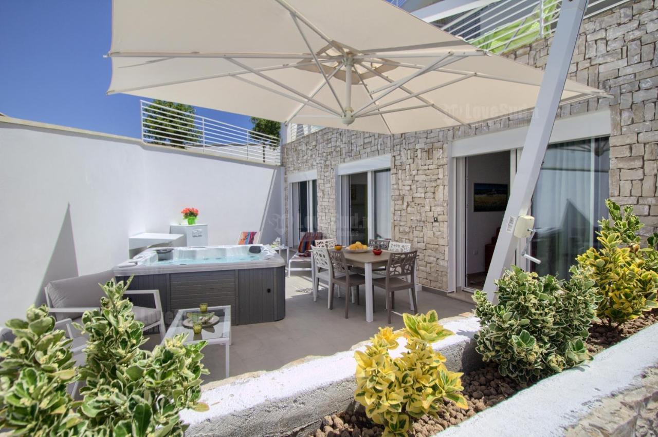 Jacuzzi Holiday Homes By Lovesud Santa Maria di Leuca Kültér fotó